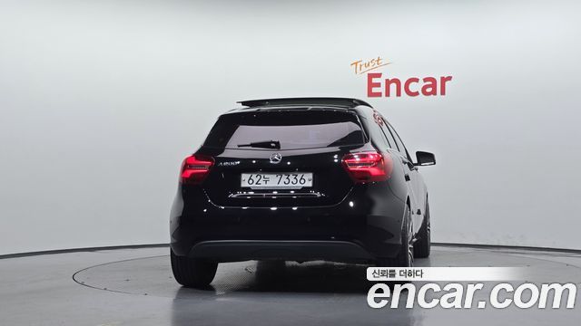Mercedes-Benz A-Class (W176) A200 2017 — фото 4