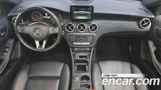 Mercedes-Benz A-Class (W176) A200 2017 — фото 7