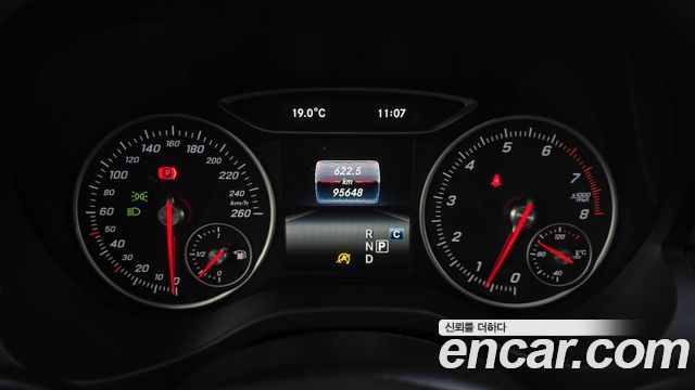 Mercedes-Benz A-Class (W176) A200 2017 — фото 8