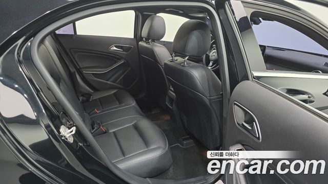 Mercedes-Benz A-Class (W176) A200 2017 — фото 15
