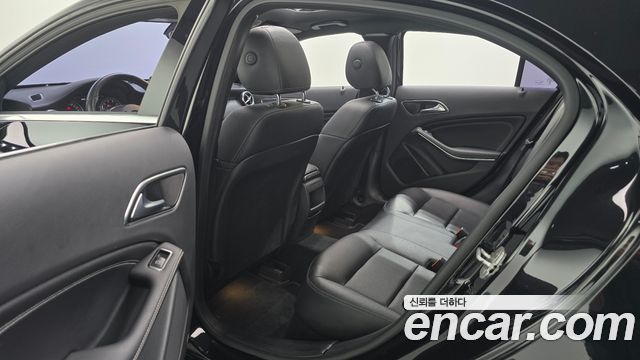 Mercedes-Benz A-Class (W176) A200 2017 — фото 16