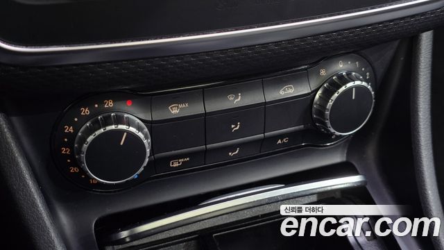 Mercedes-Benz A-Class (W176) A200 2017 — фото 17