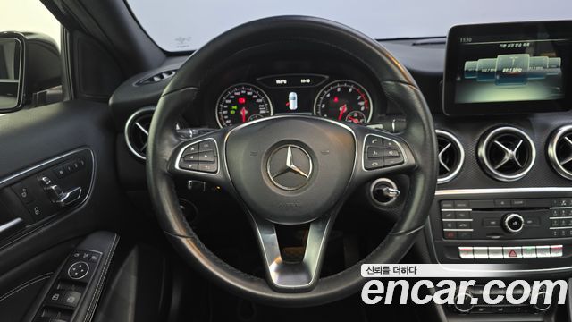 Mercedes-Benz A-Class (W176) A200 2017 — фото 20