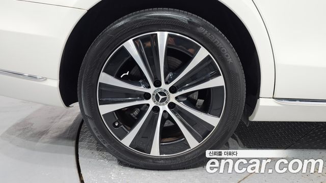 Mercedes-Benz E-Class (W213) E300e Exclusive 2019 — фото 5