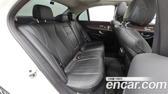Mercedes-Benz E-Class (W213) E300e Exclusive 2019 — фото 11