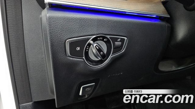 Mercedes-Benz E-Class (W213) E300e Exclusive 2019 — фото 18