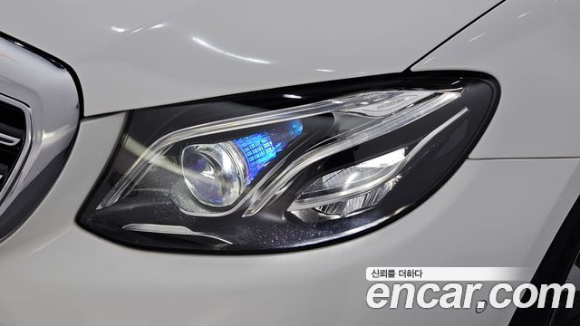 Mercedes-Benz E-Class (W213) E300e Exclusive 2019 — фото 22