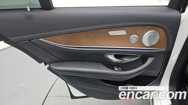 Mercedes-Benz E-Class (W213) E300e Exclusive 2019 — фото 25