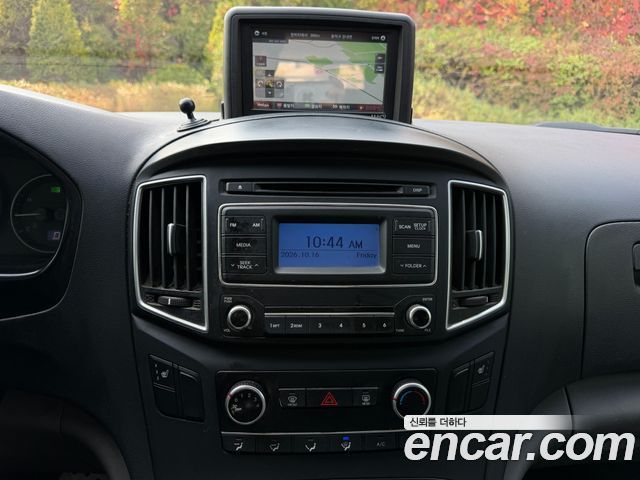 Hyundai Grand Starex Van 5-Seater Smart 2019 — фото 10
