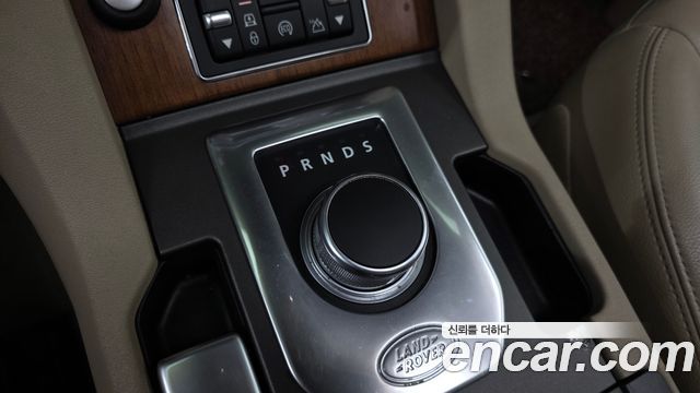Land Rover Discovery 4 3.0 SDV6 SE 2016 — фото 9