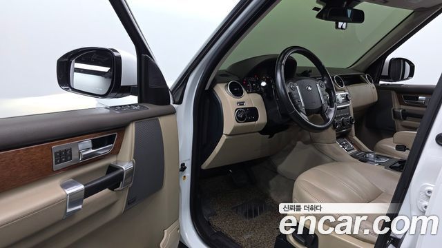 Land Rover Discovery 4 3.0 SDV6 SE 2016 — фото 10