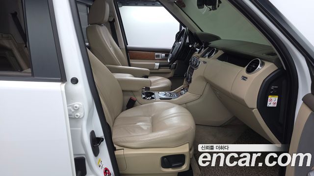 Land Rover Discovery 4 3.0 SDV6 SE 2016 — фото 11