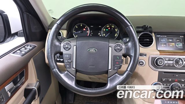 Land Rover Discovery 4 3.0 SDV6 SE 2016 — фото 13