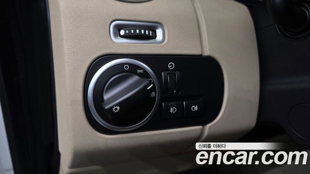 Land Rover Discovery 4 3.0 SDV6 SE 2016 — фото 19
