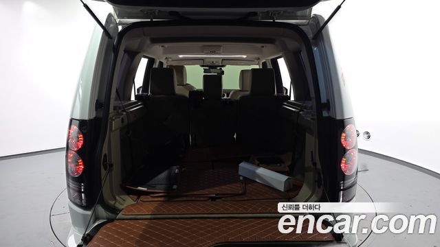 Land Rover Discovery 4 3.0 SDV6 SE 2016 — фото 20