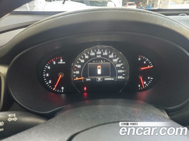 Kia Sorento Diesel 2.0 2WD Noblesse Special 2015 — фото 8