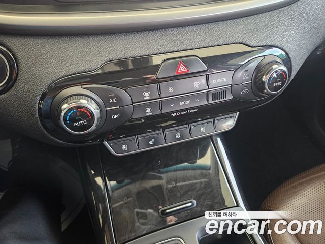 Kia Sorento Diesel 2.0 2WD Noblesse Special 2015 — фото 20