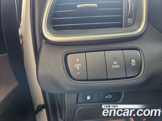 Kia Sorento Diesel 2.0 2WD Noblesse Special 2015 — фото 22