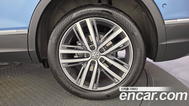 Volkswagen Tiguan Allspace 2.0 TDI Prestige 2020 — фото 27