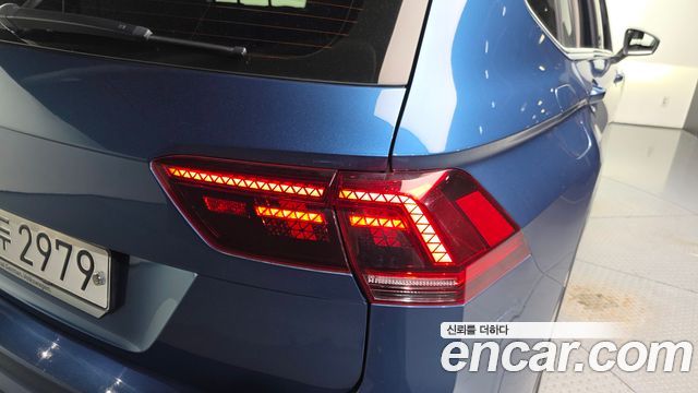Volkswagen Tiguan Allspace 2.0 TDI Prestige 2020 — фото 29