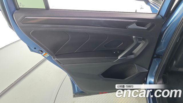 Volkswagen Tiguan Allspace 2.0 TDI Prestige 2020 — фото 31
