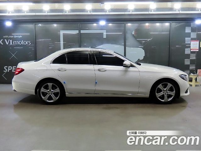 Mercedes-Benz E-Class (W213) E220d 4MATIC Avantgarde 2017 — фото 3
