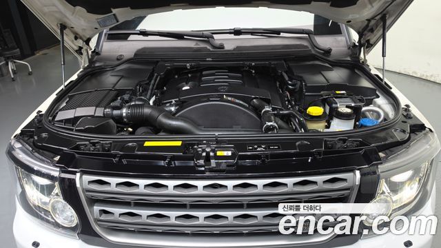 Land Rover Discovery 4 3.0 SDV6 SE 2016 — фото 6