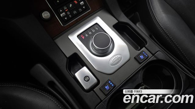 Land Rover Discovery 4 3.0 SDV6 SE 2016 — фото 9