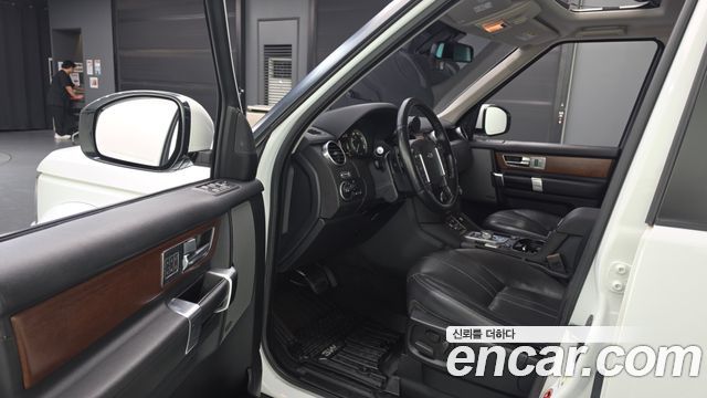Land Rover Discovery 4 3.0 SDV6 SE 2016 — фото 10