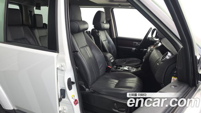 Land Rover Discovery 4 3.0 SDV6 SE 2016 — фото 12