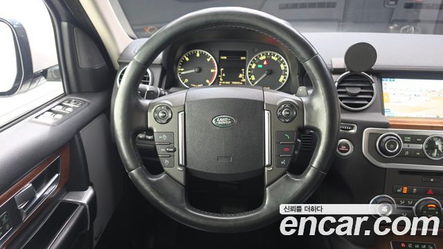 Land Rover Discovery 4 3.0 SDV6 SE 2016 — фото 13