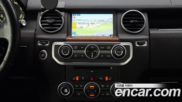 Land Rover Discovery 4 3.0 SDV6 SE 2016 — фото 14