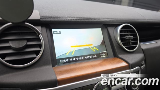Land Rover Discovery 4 3.0 SDV6 SE 2016 — фото 17