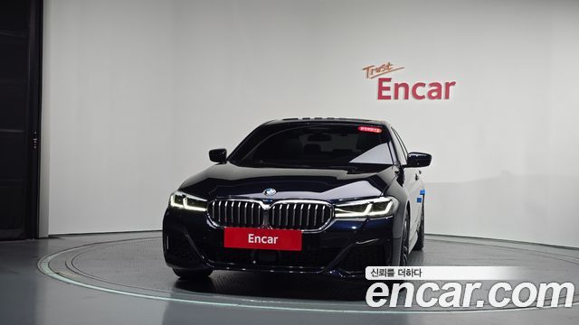 BMW 5 Series (G30) 520i M Sport 2023 — фото 3