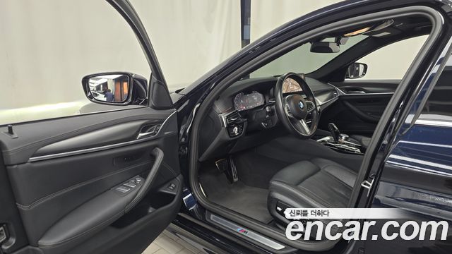 BMW 5 Series (G30) 520i M Sport 2023 — фото 10