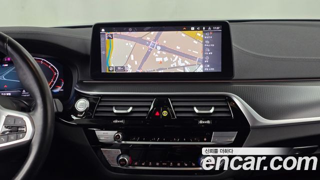 BMW 5 Series (G30) 520i M Sport 2023 — фото 12