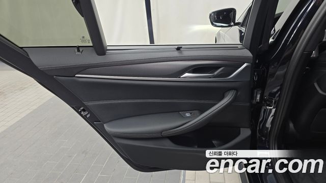 BMW 5 Series (G30) 520i M Sport 2023 — фото 25
