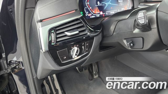 BMW 5 Series (G30) 520i M Sport 2023 — фото 27