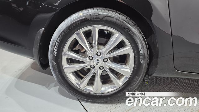 Kia Carnival 9-Seater Prstige 2020 — фото 5