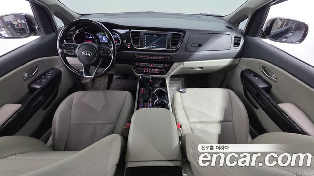 Kia Carnival 9-Seater Prstige 2020 — фото 7