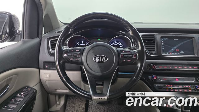 Kia Carnival 9-Seater Prstige 2020 — фото 14