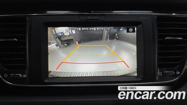 Kia Carnival 9-Seater Prstige 2020 — фото 15