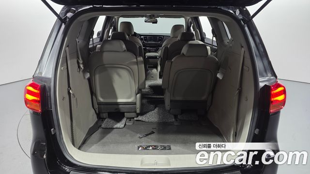 Kia Carnival 9-Seater Prstige 2020 — фото 17
