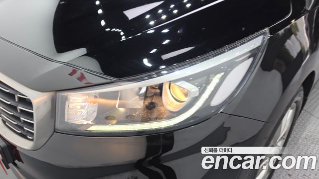 Kia Carnival 9-Seater Prstige 2020 — фото 22