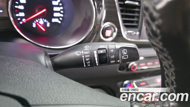 Kia Carnival 9-Seater Prstige 2020 — фото 27