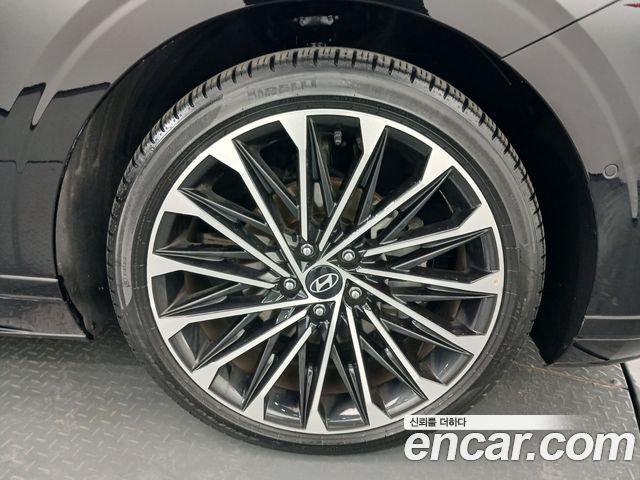 Hyundai Grandeur Hybrid (GN7) Calligraphy 2023 — фото 21