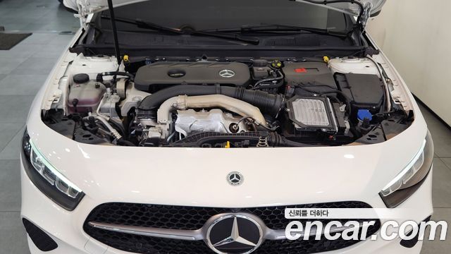 Mercedes-Benz A-Class (W177) A220 Hatchback 2026 — фото 6
