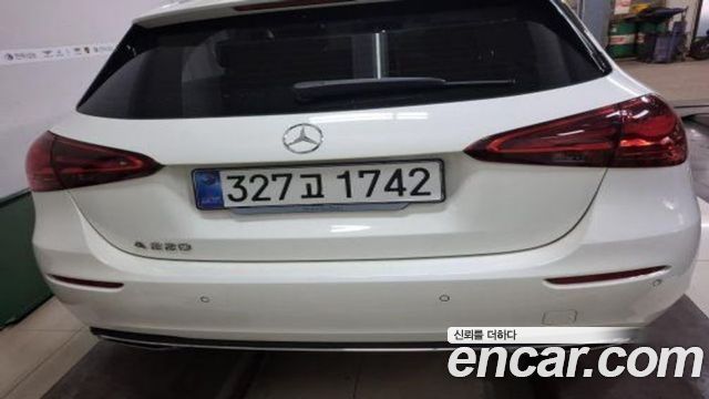 Mercedes-Benz A-Class (W177) A220 Hatchback 2026 — фото 24