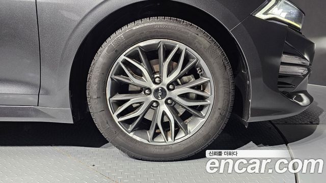 Kia K5 (III) 2.0 Prestige 2023 — фото 21