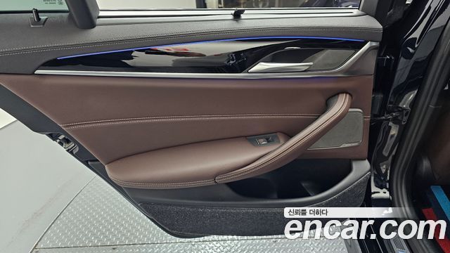 BMW 5 Series (G30) 530i M Sport Package 2023 — фото 25